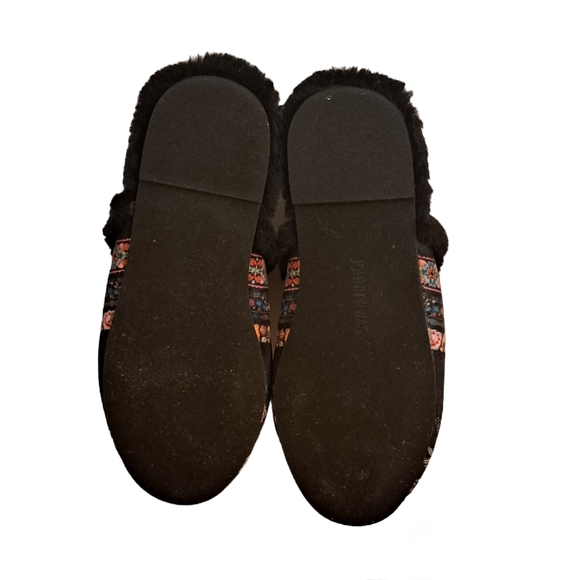 Johnny Was Ardell Floral Faux Fur Slippers - Picture 6 of 6
